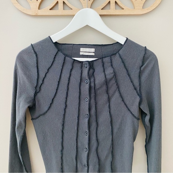 Urban Outfitters Long Sleeve Button Up Crop Top Charcoal Sz Small - Picture 2 of 8
